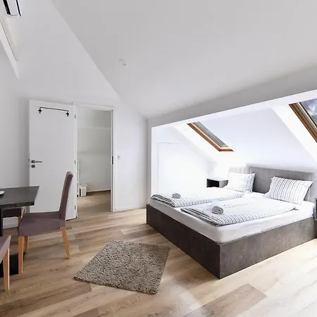 Oliver 2 Apartment